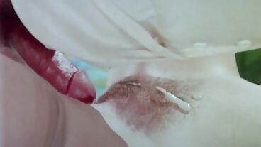 Секретарша трахается с боссом на столе и получает камшот на волосатую киску